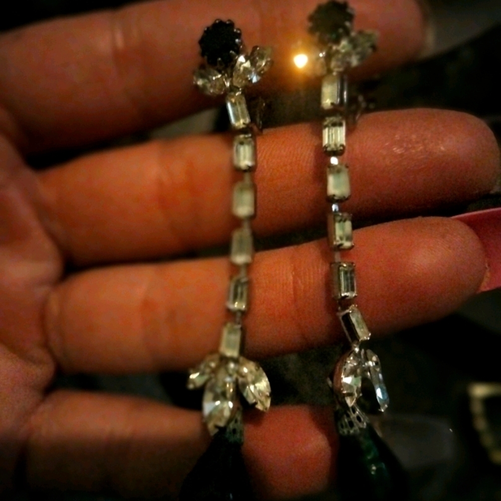 Emerald and White Gold Diamond Earrings (Clip on)